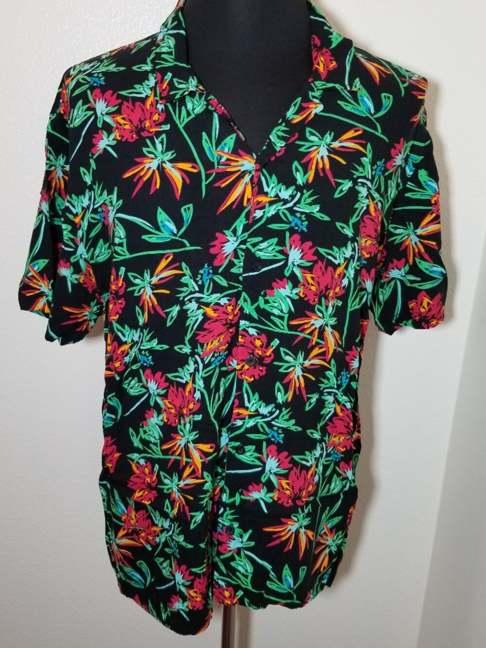 Empyre Mens Large Short Sleeve Button Up Shirt Black Floral Retro Island Aloha